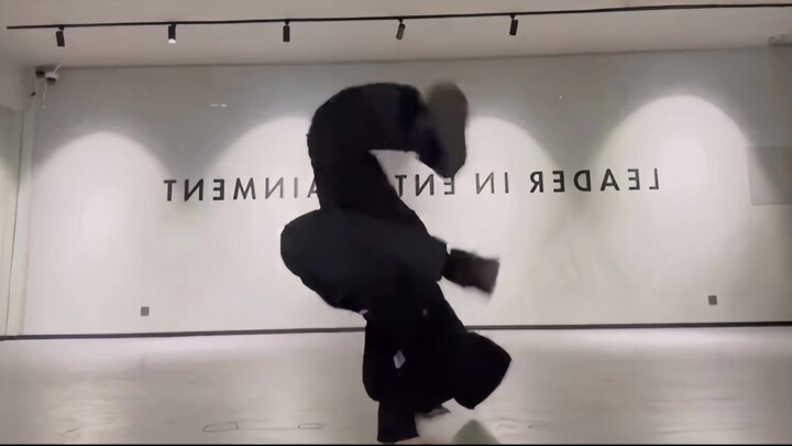 鑫隆的练习室freestyle