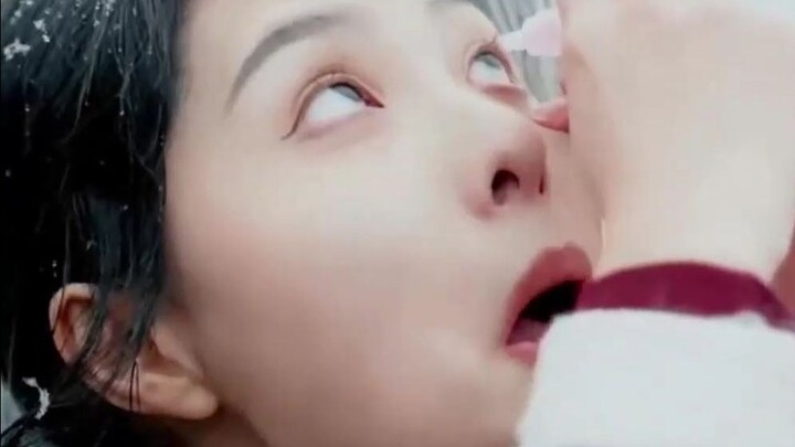 Dùng bài Tarot để khám phá sự thật trong lòng người, dưới lá “Phán Xét”, chính tôi mới là kẻ đứng sa