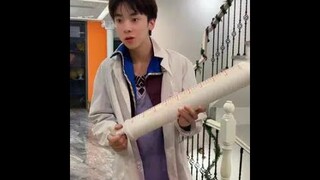 乖乖打针就奖励棒棒糖！#斗罗大陆 #唐舞桐与唐老六 #小舞 #唐三 #唐舞麟 #路飞
