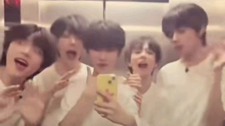 POV: gusto ko sa lalaki yung makulit Also us : kami nato ohh