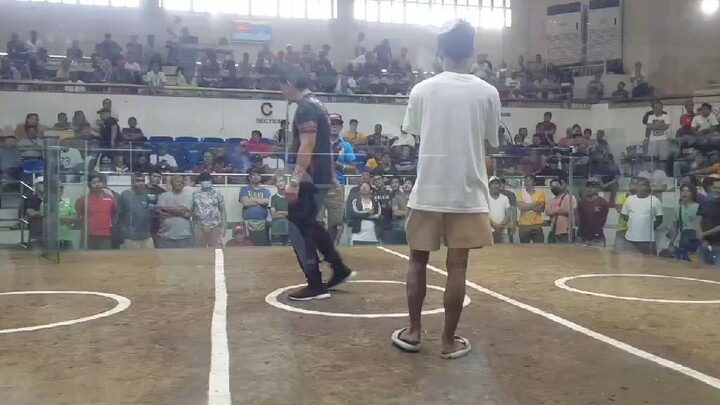 super sweater, (5k, goldenboy,Lancey line sweater Roundhead) at San Juan coliseum white shirt.