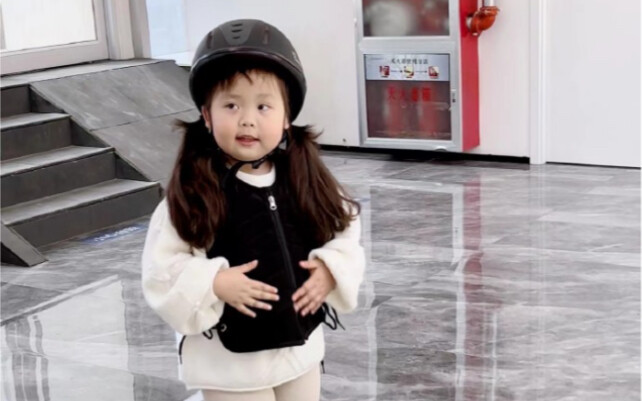 Hôm nay xin hãy gọi tôi là: Ly Oanh Thương – Angelina – Anh Tuyết Vũ Hàn Linh – Huyết Lệ Quỷ – Ma – 