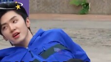 Chen Zheyuan's lower body was damaged by the water ball and he almost turned into Eunuch Chen!