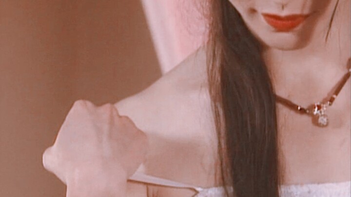 Ngày bé đứng nhầm couple lại còn phiền bạn cứ đeo bám anh ấy mãi, lớn lên rồi thì cảm thấy anh ấy th