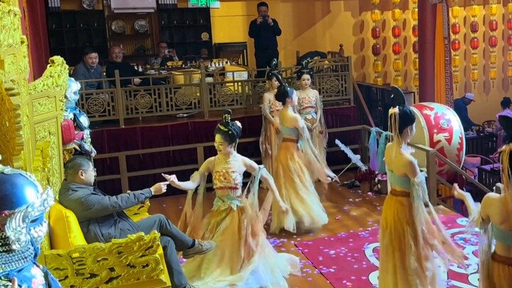 Chongqing Qingyu Yan Dragon Throne Dance – A Classic for the Big Shots