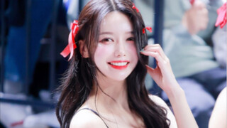 韩国职业联赛安养正官庄篮球队现场李妸映/李亚英圣诞声援热舞
