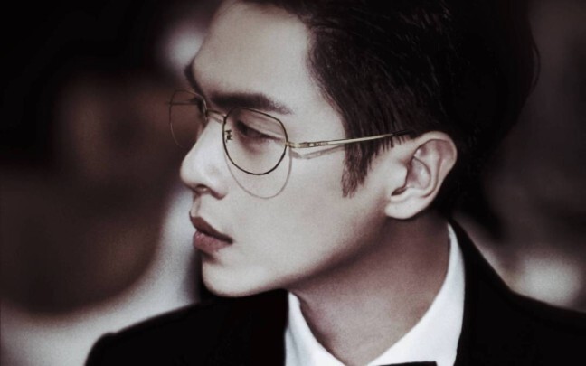 【Zhang Ruoyun】Pantas saja dia jagoan di dunia kostum militer—cukup satu tatapan sudah langsung bikin