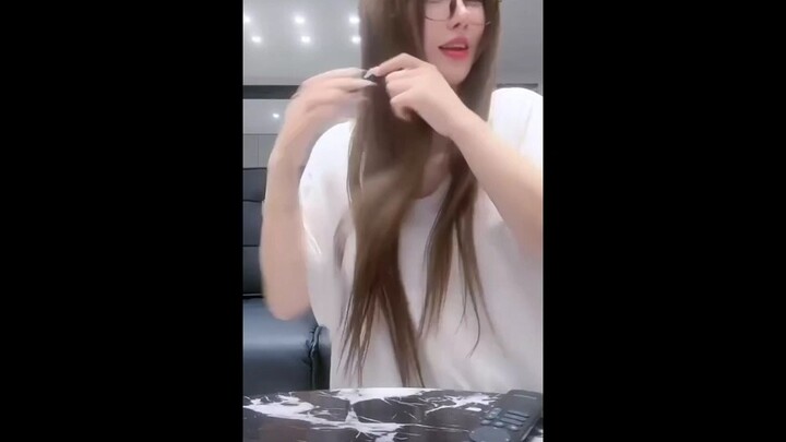 👩_🏫老师下班后惊艳全场！学生们看到惊呆！😱