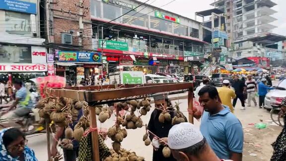 বড়ো ১৫,,,ছোট্ট ১০ টাকা।