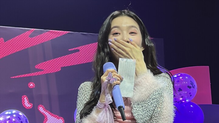 I think I really… managed to talk to my bias! Aaaahhh, I can’t believe it!!!