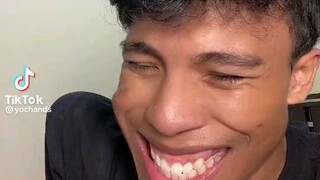ketika lagi telponan sama teman gue