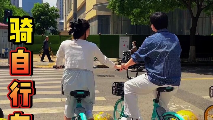 Gió thổi thẳng vào mặt rất dễ chịu