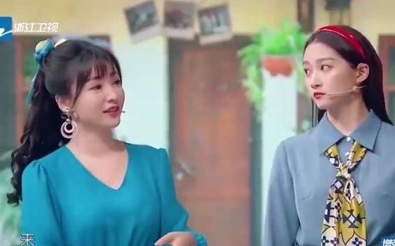 I thought Guan Xiaotong and Liu Yan were already incredibly flexible, but after seeing Zhang Xinchen