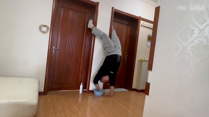 [Theo dõi] Daming kể với tôi về việc anh ấy đứng lộn ngược và gội đầu