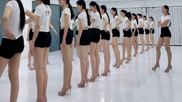 服表生台步训练