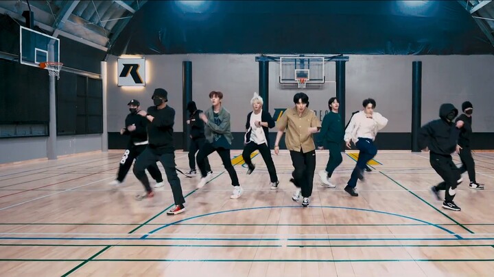 【ONEUS】استوديو تدريب ONEUS "月下美人 : LUNA" (إصدار ملابس يومية)