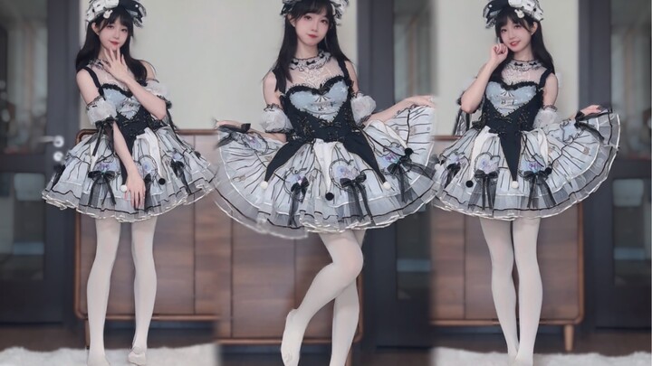 Bump~ Bump~ Bump~ The white-silk sweet girl is back with full energy! ~(≧▽≦)/~