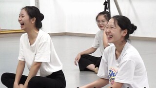 [สอบศิลปากร E75] อาจารย์ประจำคลาสเต้นทำงานหนักมาก! - -