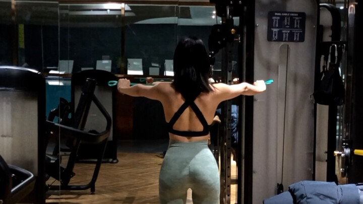 Warm Up With Me: Just One Song to Fix Your Square Shoulders / Plus a DIY Healthy Dessert Tutorial Yo