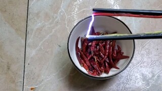 เพิ่มตะเกียบหน่อย! บนล่างก็หมดแล้ว!