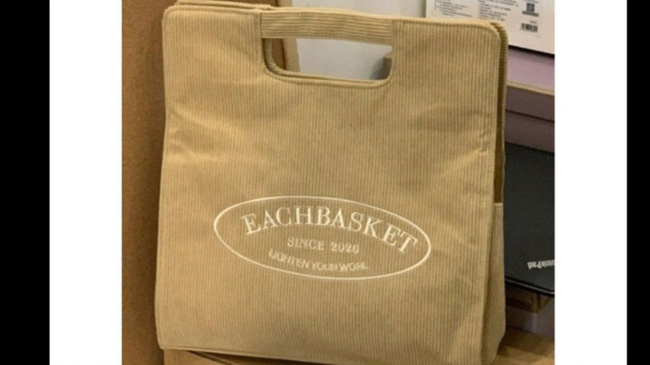 Tas perjalanan ke kampus idaman para mahasiswa kuliah pagi! Gaya retro Amerika banget, mantap!