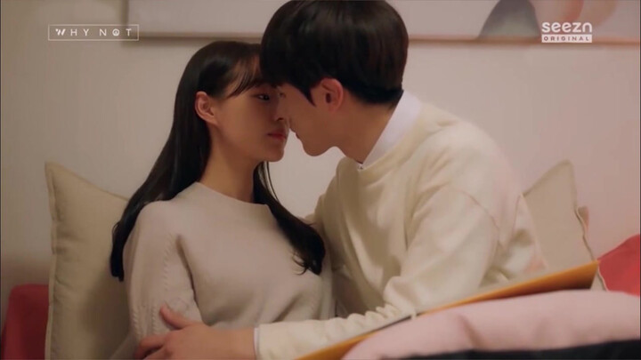 Kiss! The romantic and sweet sister-younger brother love