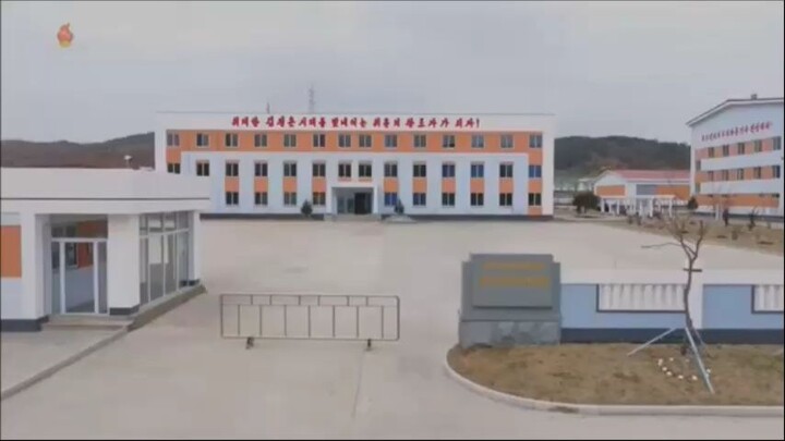 Realizada inauguração da recém-construída Fábrica de Máquinas de Irrigação de Pyongyang