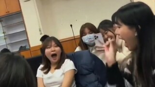 Apa yang sedang dilakukan ini?