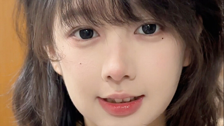 How many steps does it take for a girl to remove her makeup… still changing heads