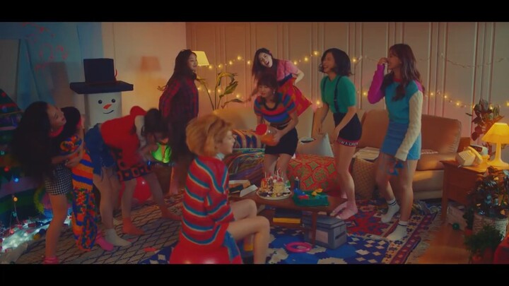 TWICE 'Merry & Happy' M-V