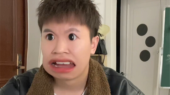 ในวันที่ชั้นเรียนเปิดสอนออนไลน์ครั้งแรก