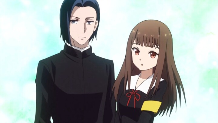 The principal, holding the script, escaped death from Kaguya's hands