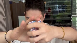 Damn! A desperate video of unpacking the card of OPCG08 of One Piece!!!