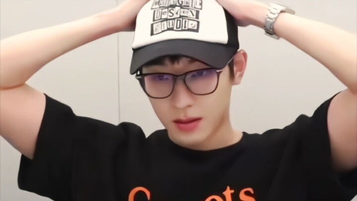 “ใครสักคนสมองฝ่อจนช่วยไม่ได้แล้วจริงๆ”