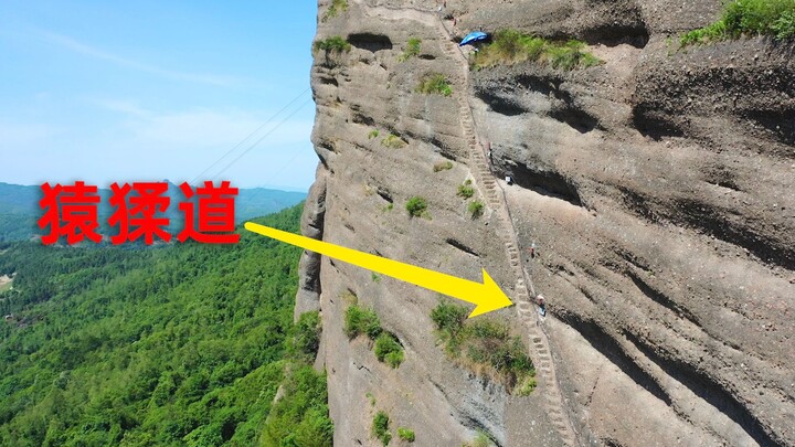 最宽处不到30厘米，走完这路才知道什么叫“蜀道难，难于上青天”
