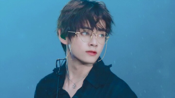 【Kim Taehyung】Điểm danh 200 bức ảnh đẹp của Taetae: Điều gì sẽ xảy ra khi gom hết chúng lại? (Review