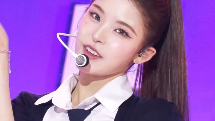 izna’s Latest Comeback Track “Beep” 250617 Performance Stage