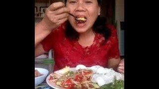 กินตำบักหุ่งไขต้ม่กันจร้า