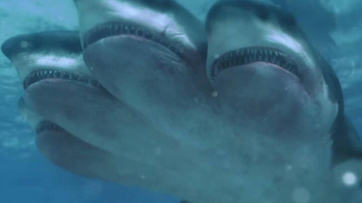 This is a bad movie that pursues the ultimate badness [Sharknado 4]