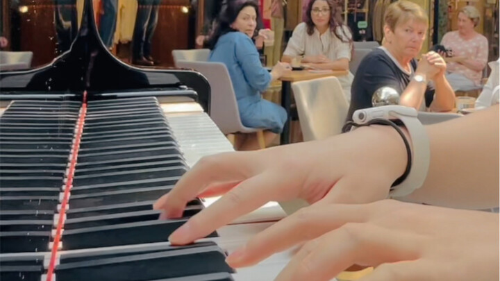 I played Golden Hour in the mall