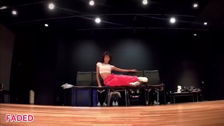 Lisa Dance Compilation 💯🔥