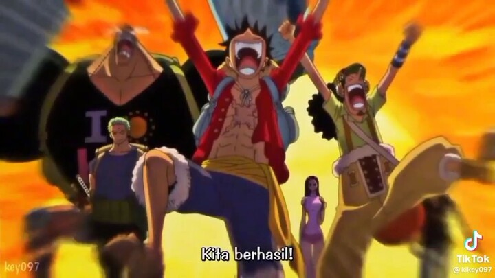 moment sedih luffy,  dikatain zoro dan law, "konyol"