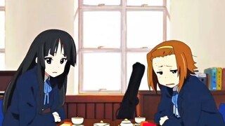 Akiyama Mio and Tanaka Ritsu, the loving couple.