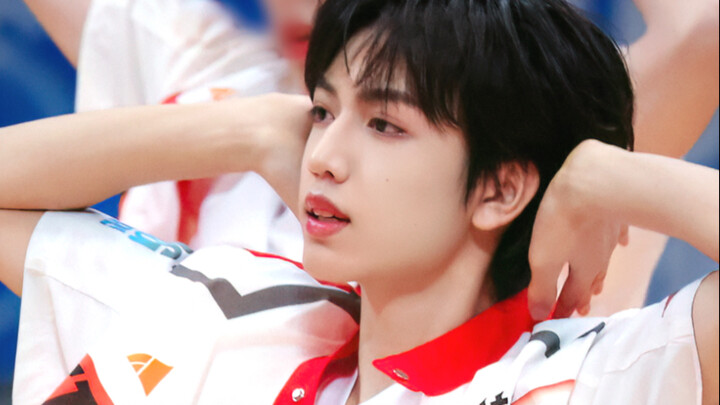 Sàn nhảy ngẫu nhiên biến thành chương trình biểu diễn cá nhân trong vài giây [Trương Quý Nguyên] Phá