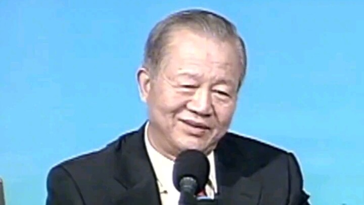 Muốn biết tổ tiên của một người có đức hay không, cứ nhìn mẹ họ là rõ!
