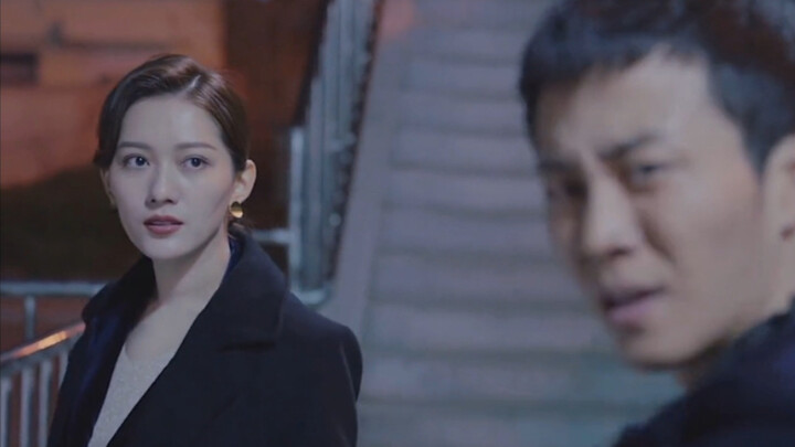 Poor guy takes his girlfriend to the airport and gets humiliated by her mom—only to unexpectedly run