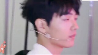 Xiao Zhan is a fake Chongqing person who can't play mahjong and can't remember mahjong. He suddenly 