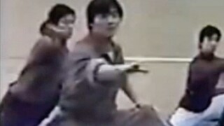 Aku tidak menyangka Lin Daiyu, atau Guru Zu Feng, akan menari dengan begitu indahnya…