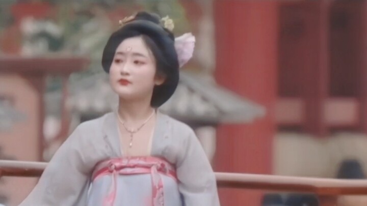 The aesthetic sense is online, and the makeup and styling of passers-by passing by are stunning, sho
