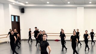 เตรียมตัวไปล่าสัตว์กันคะ ครอบครัว~ บางทีคุณอาจจะเติบโตมากับการขี่ม้าในชาติที่แล้ว ฉันรักชาวมองโกลมาก